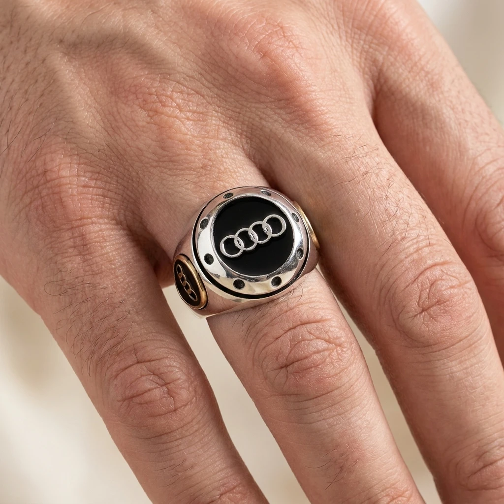 Audi Logolu ve Siyah Mineli Erkek Yüzüğü ürün görseli