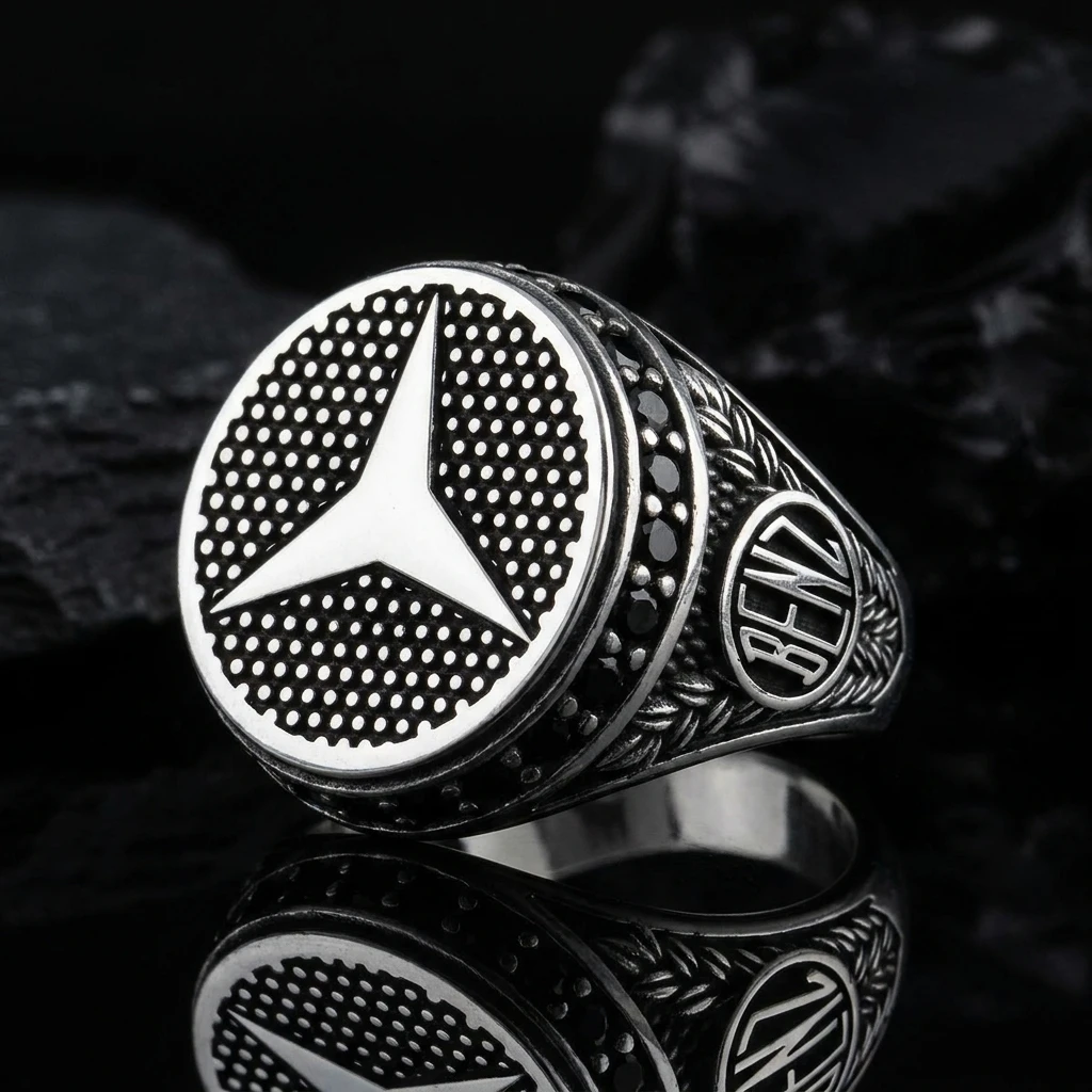 Mercedes-Benz Logolu ve Siyah Taşlı Erkek Yüzüğü ürün görseli
