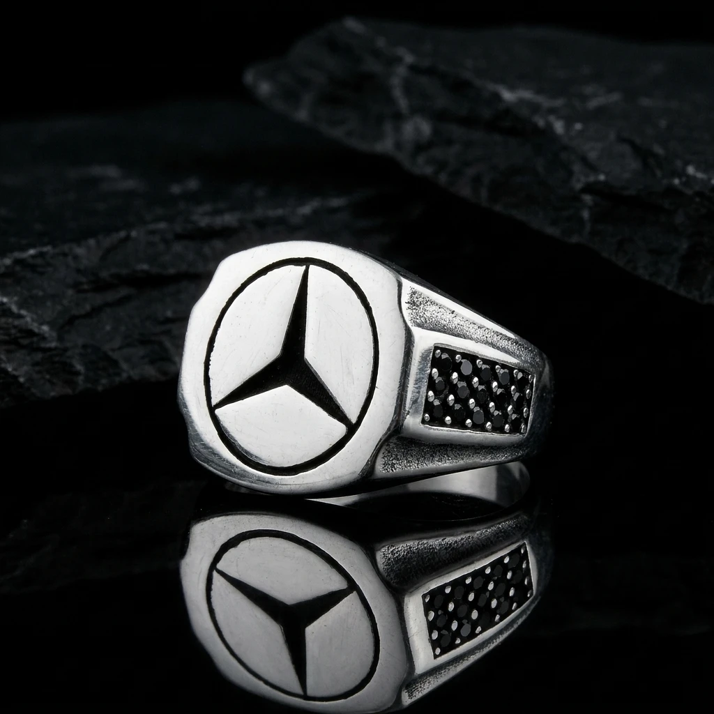 Yanı Siyah Taşlı Modern Altıgen Mercedes Erkek Yüzüğü ürün görseli