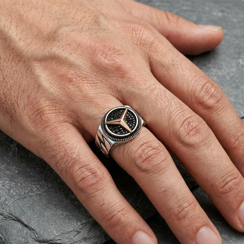 Rose Yıldızlı ve Siyah Taşlı Mercedes Erkek Yüzüğü ürün görseli