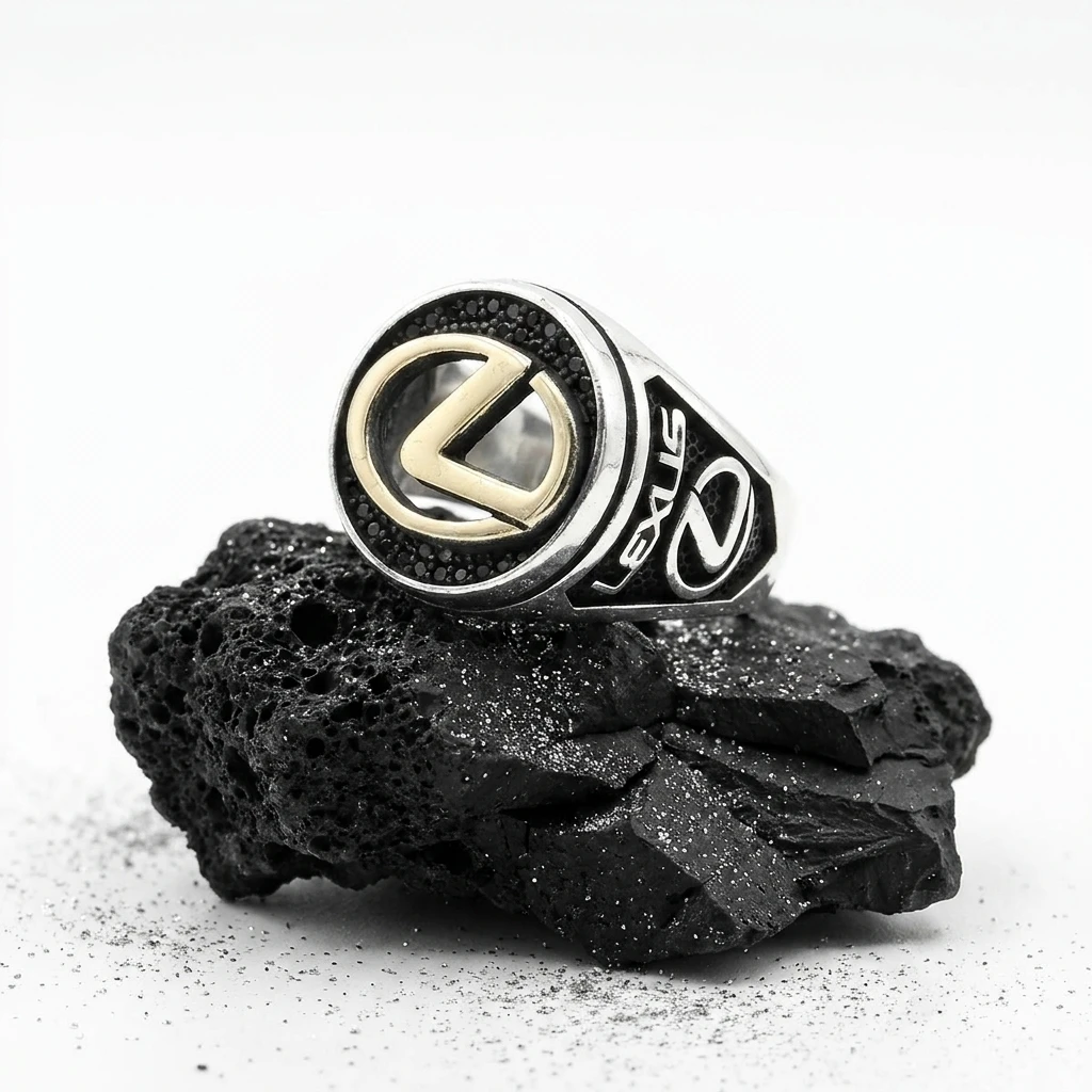 Lexus Logolu ve Siyah Mikro Taşlı Erkek Yüzüğü ürün görseli