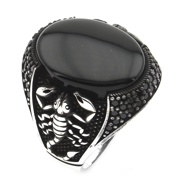 Oval Kapüşon Akrep Figürlü Siyah Oniks Taşlı Erkek Yüzük