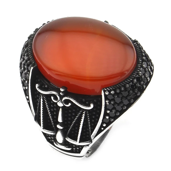 Oval Kapüşon Adalet Terazisi Motifli Kızıl Akik Taşlı Erkek Yüzük