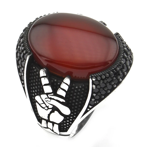 Oval Kapüşon Zafer İşareti Motifli Kızıl Akik Taşlı Erkek Yüzük