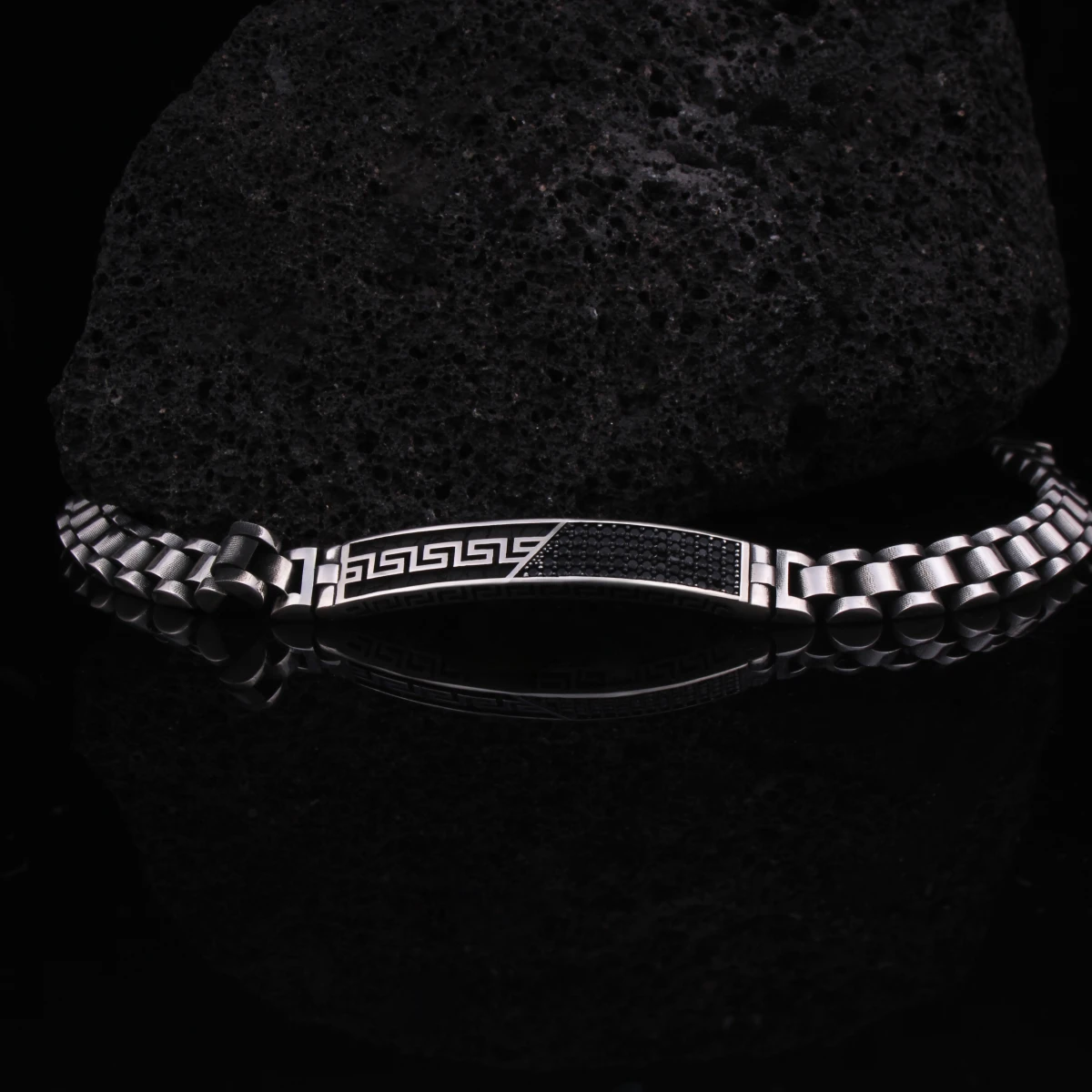 Grekkol Desenli Siyah Zirkon Taşlı Erkek Bileklik