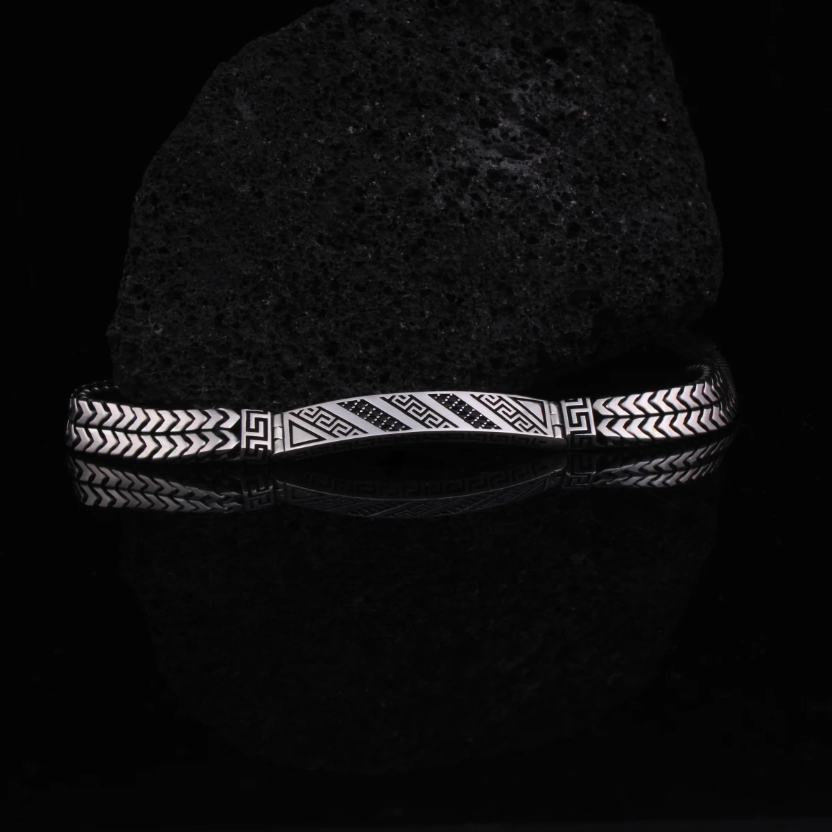 Modern Çizgili Siyah Zirkon Taşlı Gümüş Tasarım Erkek Bileklik