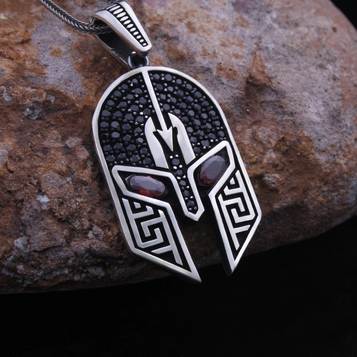 Spartalı Miğfer Tasarımlı Gümüş Erkek Kolye Ucu