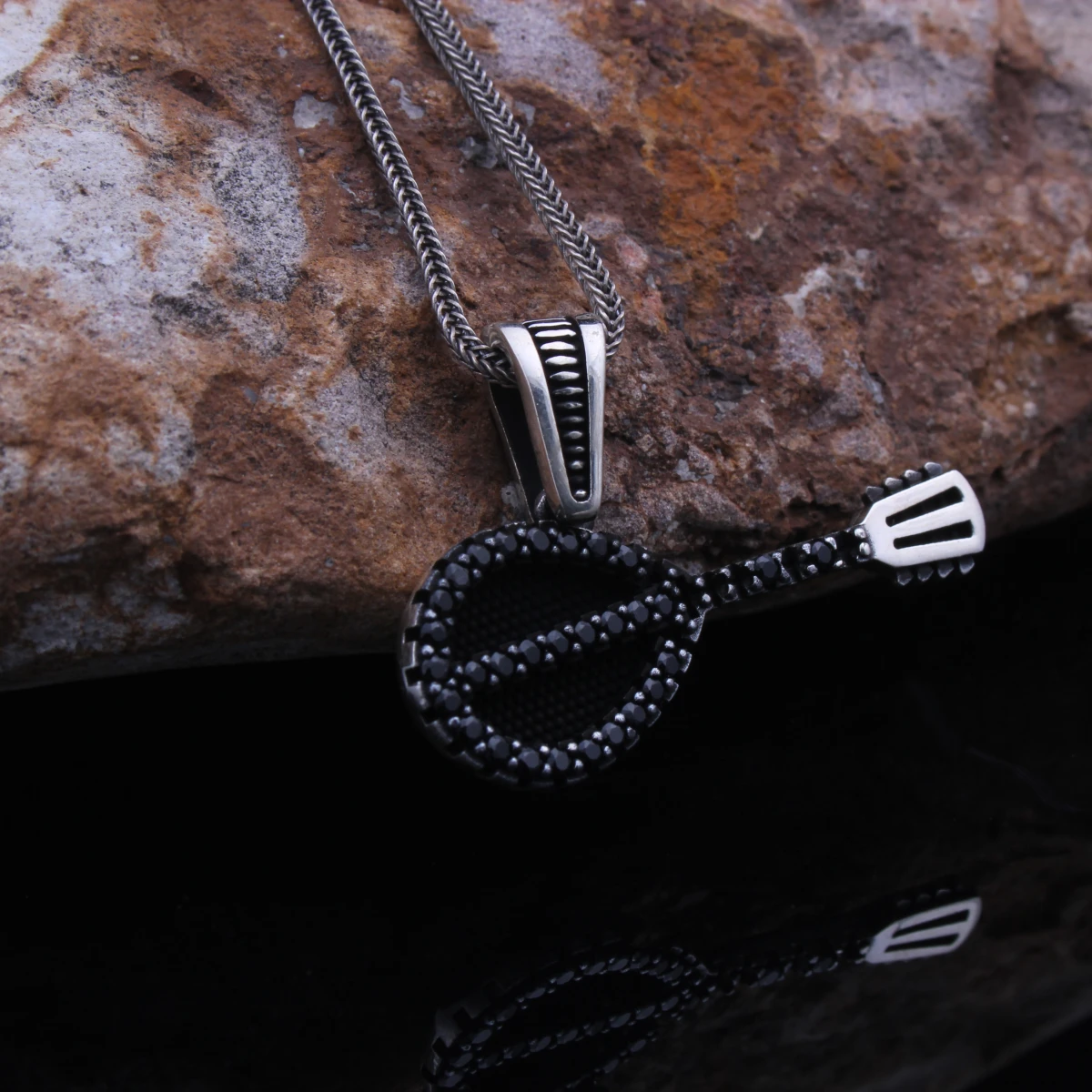 Çalgı Tasarımlı Gümüş Erkek Kolye