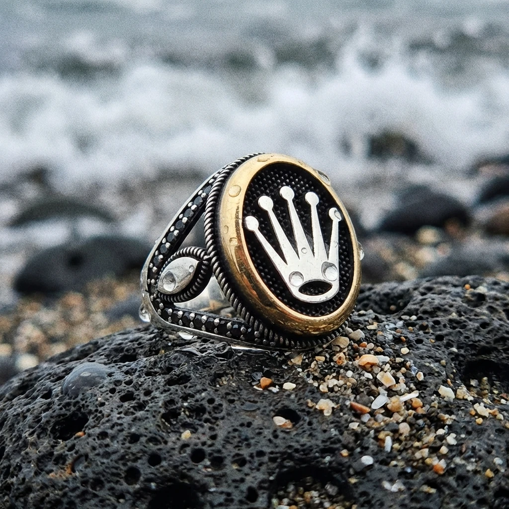 Kral Tacı Motifli Siyah Mikro Taşlı Erkek Yüzük