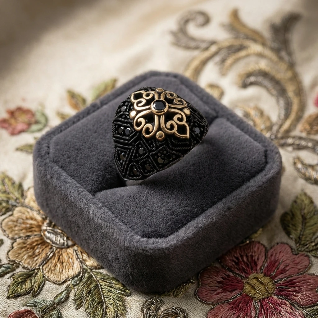 Otantik Selçuklu Motifi ve Siyah Zirkon Taşlı