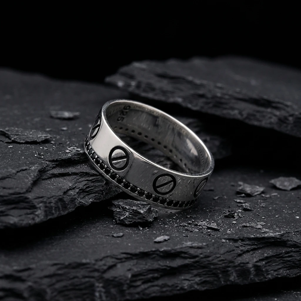 Vida Desenli Siyah Taşlı Alyans