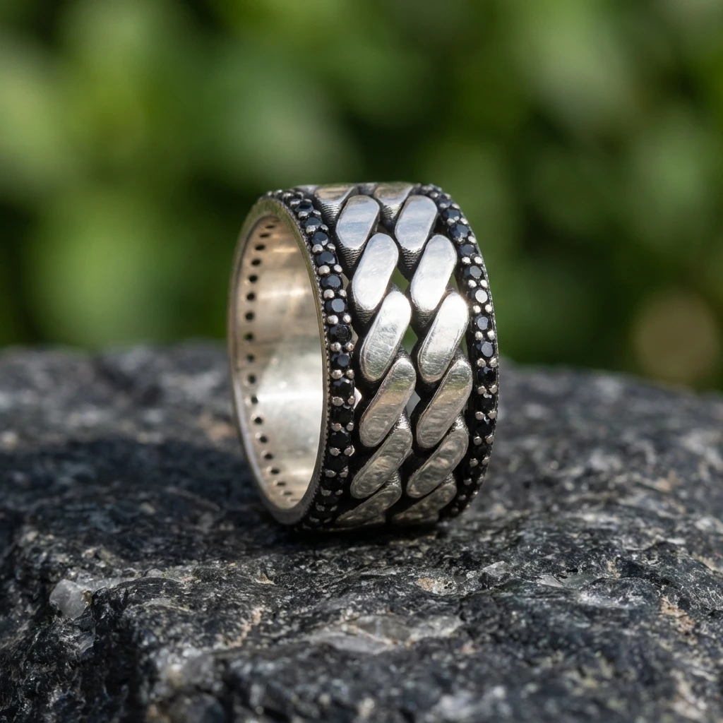 Gümüş Kenetli Bakla Desenli Siyah Taşlı Erkek Alyans