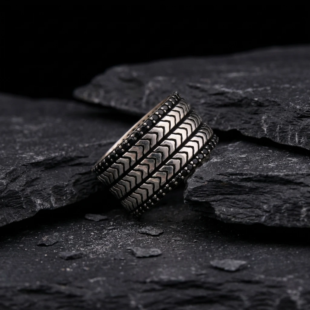 Balık Sırtı 3 Sıra Taşlı Erkek Alyans