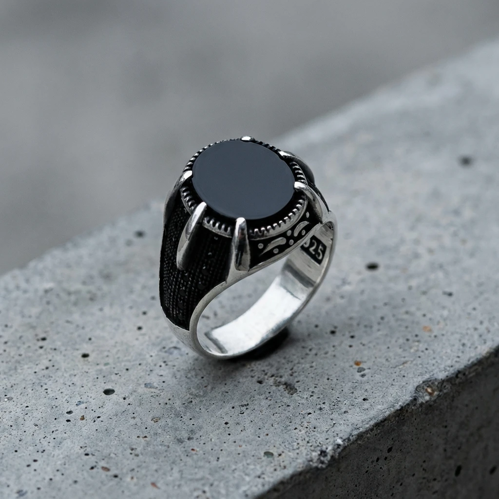 Pençe Detaylı Siyah Oniks Taşlı Erkek Yüzük
