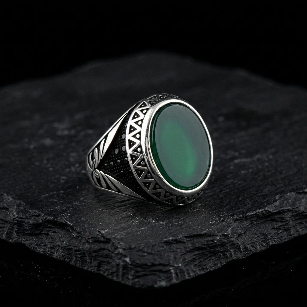 Yeşil Akik Taşlı Geometrik Desenli Siyah Zirkon Süslemeli Erkek Yüzük