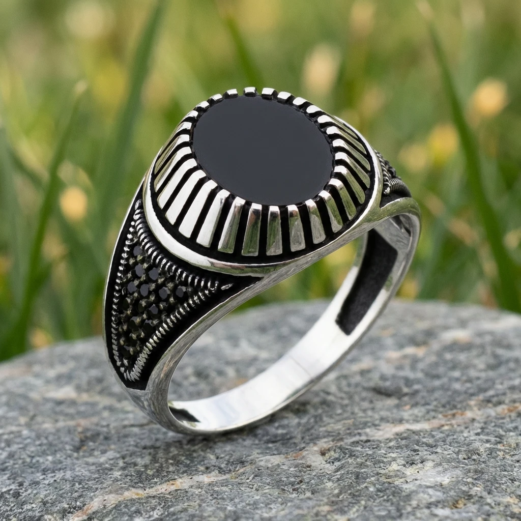 Işınsal Tasarım Yuvarlak Siyah Oniks Erkek Yüzük
