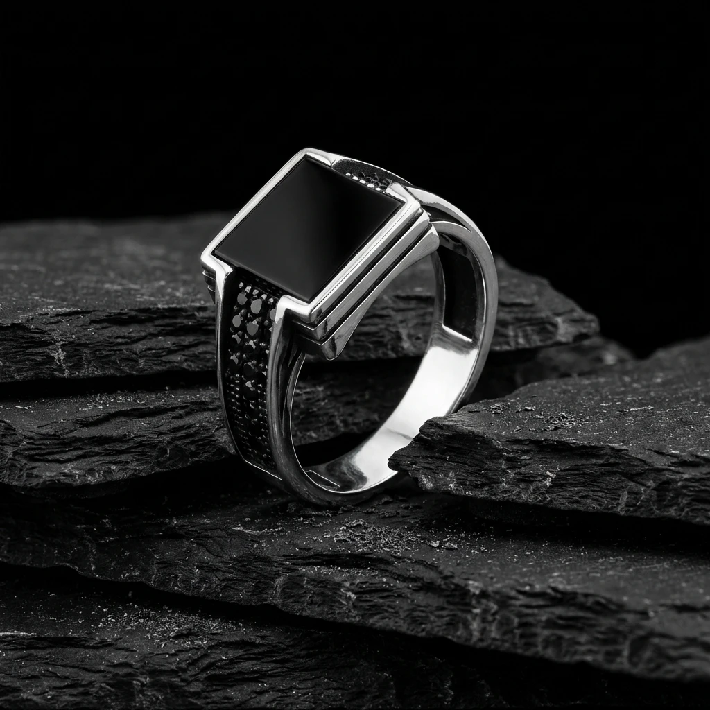 Kare Oniks Taşlı Yanları Siyah Zirkon İşlemeli Modern Erkek Yüzüğü