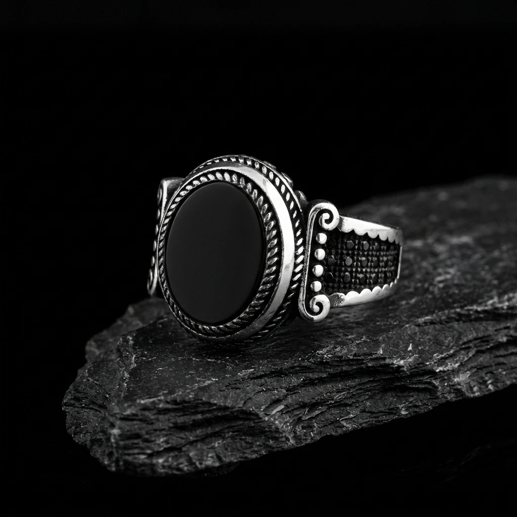 Sarmal İşlemeli Yuvarlak Siyah Oniks Erkek Yüzük