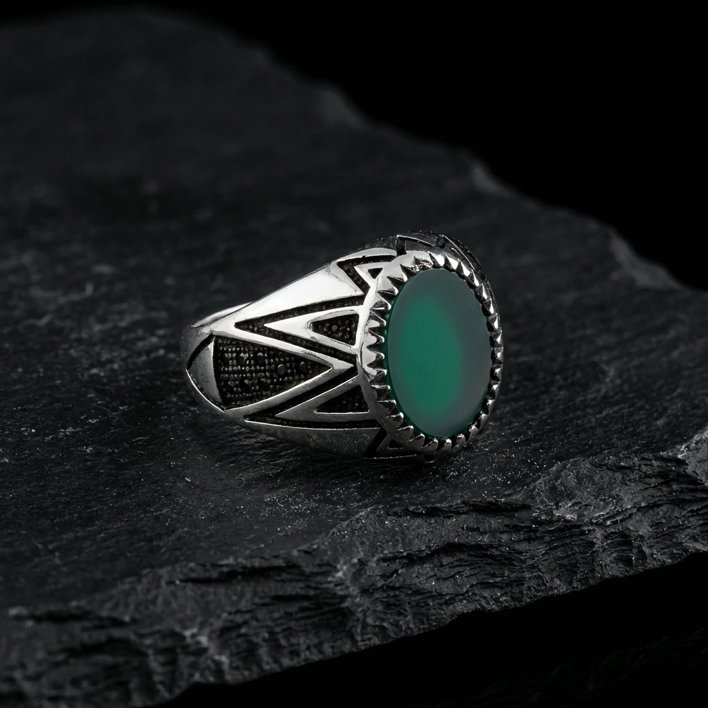Keskin Geometrik Hatlı Yeşil Akik Erkek Yüzük