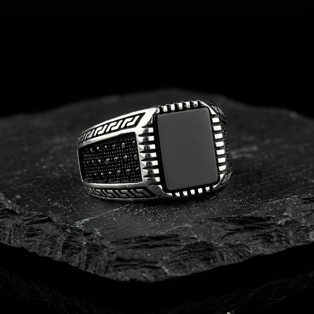 Grek Desenli Kare Siyah Oniks Erkek Yüzük
