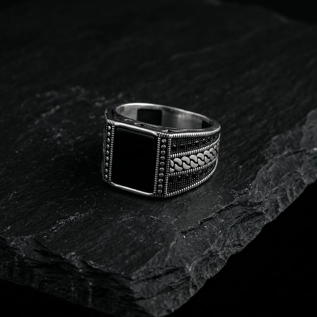 Örgü Motifli ve Şeritli Kare Siyah Oniks Erkek Yüzük