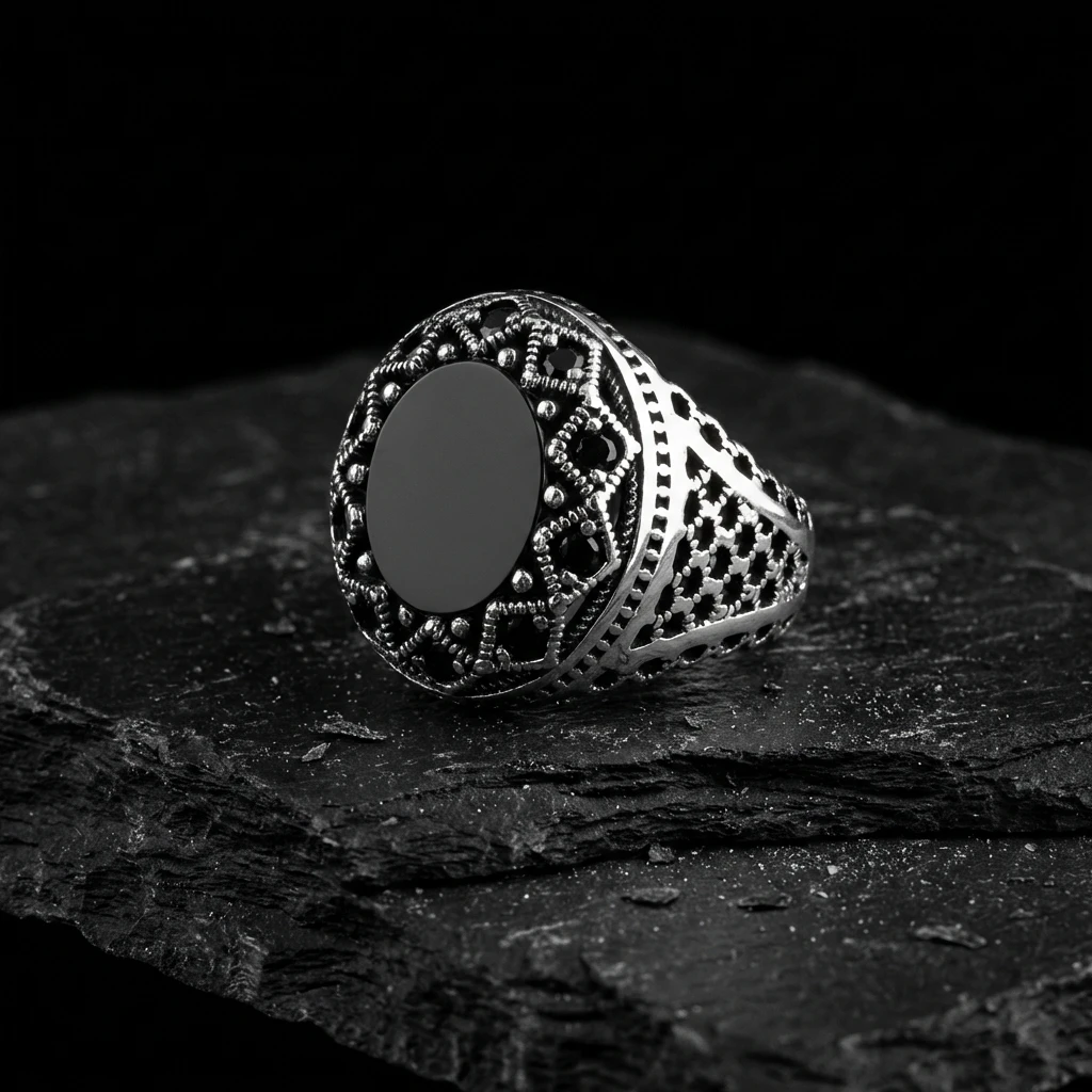 Ajur İşlemeli ve Petek Dokulu Siyah Oniks Erkek Yüzük