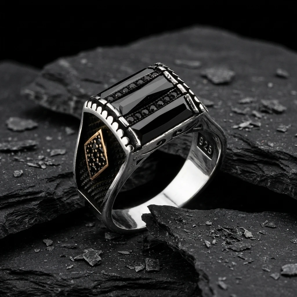 Üçlü Baget Taşlı Kare Detaylı Gümüş Yüzük