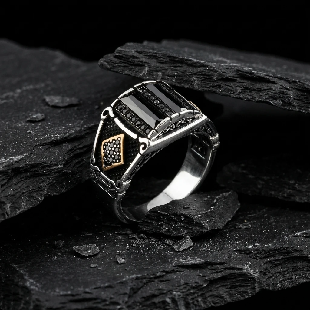 Üçlü Baget Taşlı Altın Detaylı Gümüş Yüzük