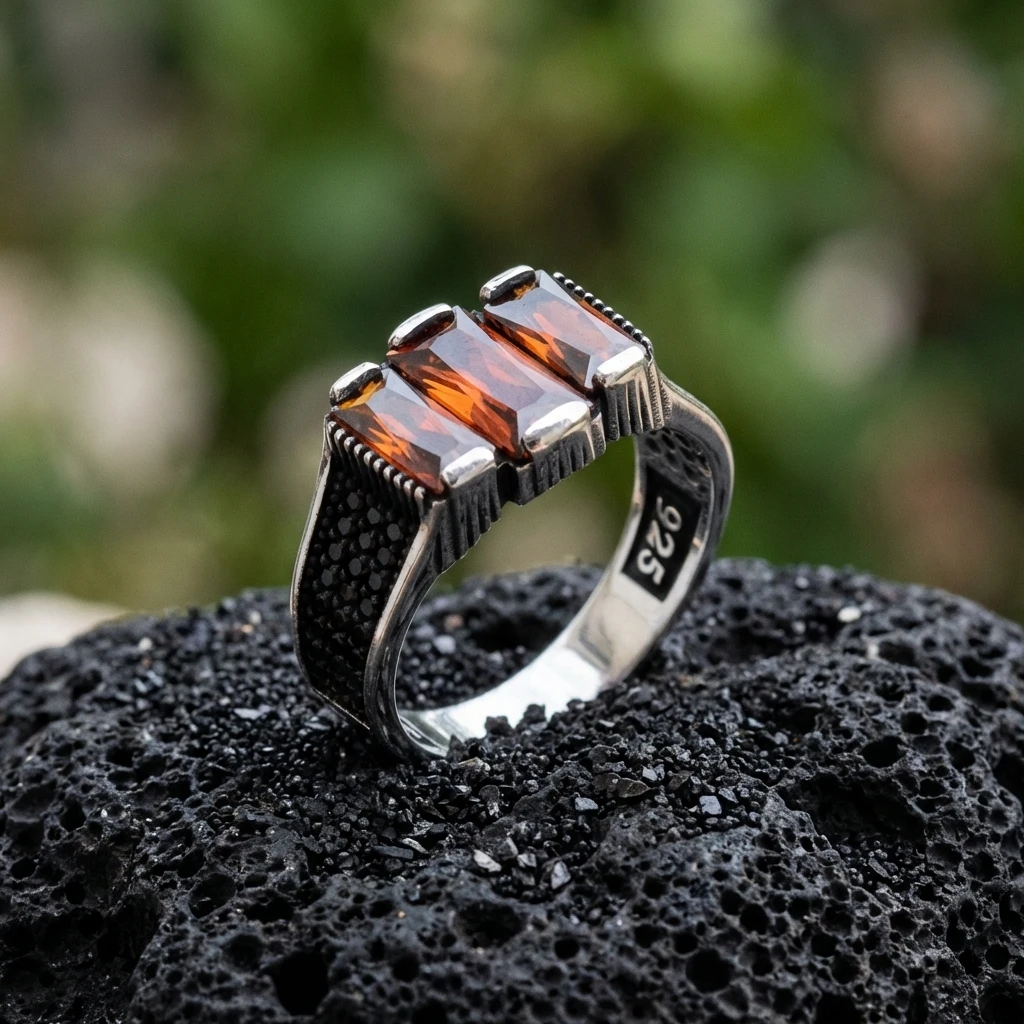 Üçlü Baget Taşlı Mikro Zeminli Gümüş Yüzük