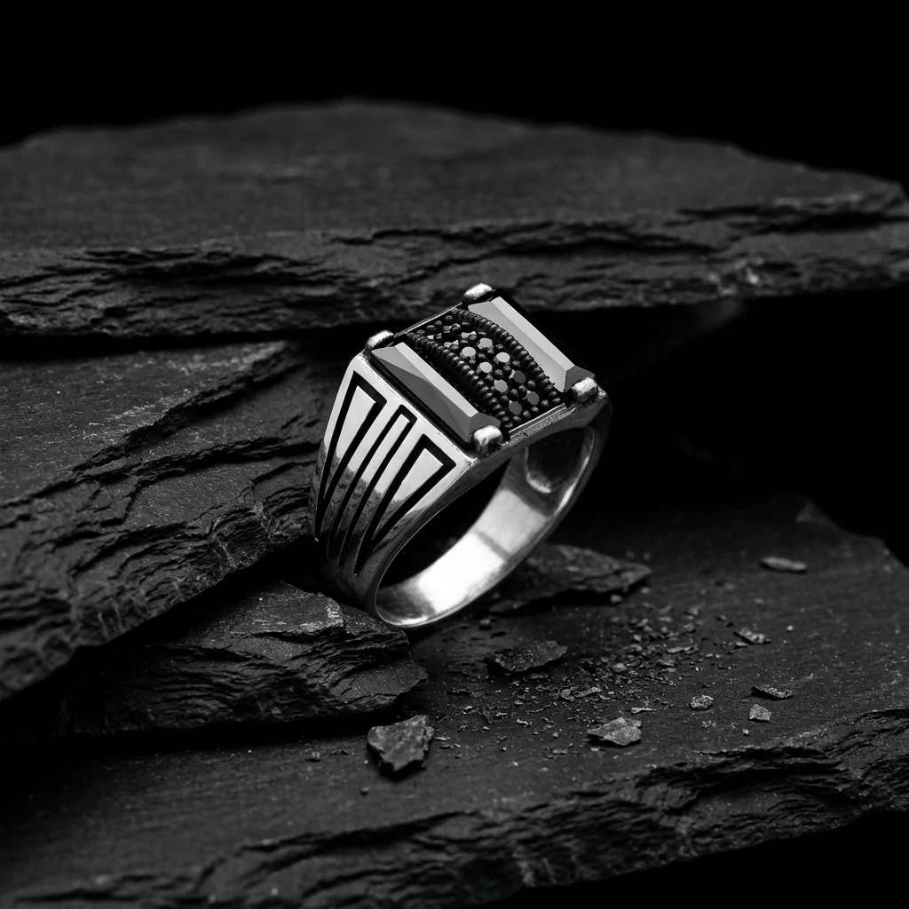 Kare Kesim Siyah Zirkon Taşlı Modern Yüzük