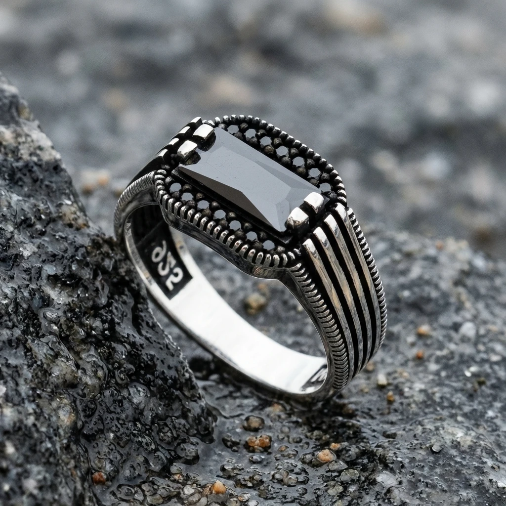 Yatay Baget Taşlı Yanları Kanallı Gümüş Yüzük