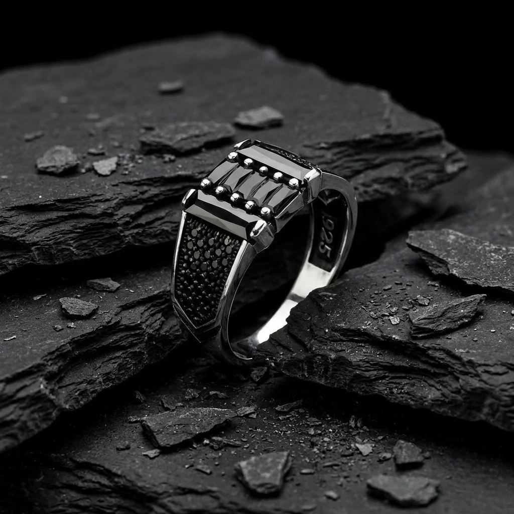 Dikey Çizgili Yatay Baget Taşlı Gümüş Yüzük