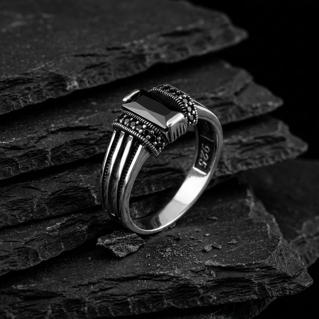 Dikey Şeritli Baget Taşlı Gümüş Yüzük