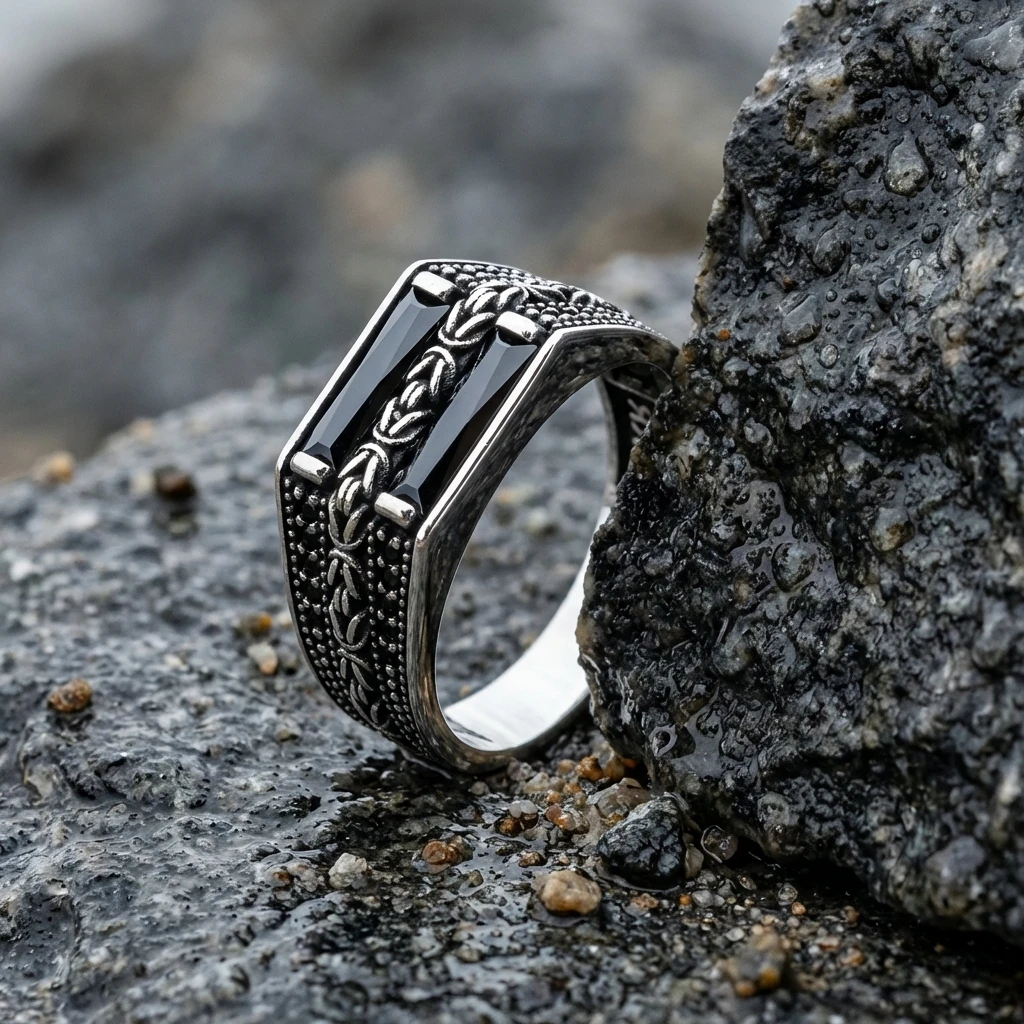 Zincir Örgü İşlemeli Tekli Baget Taşlı Gümüş Yüzük