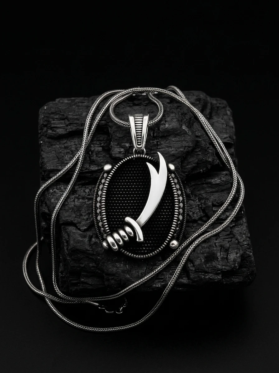 Oval Zülfikar Kılıcı Siyah Taşlı Kolye Ucu