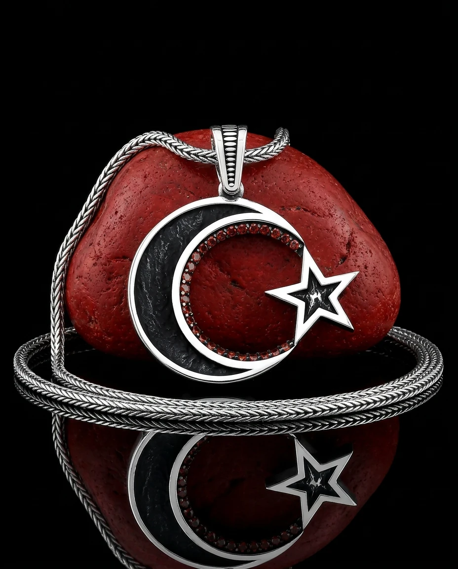 Kırmızı Taşlı Ay Yıldız Kolye Ucu ürün görseli