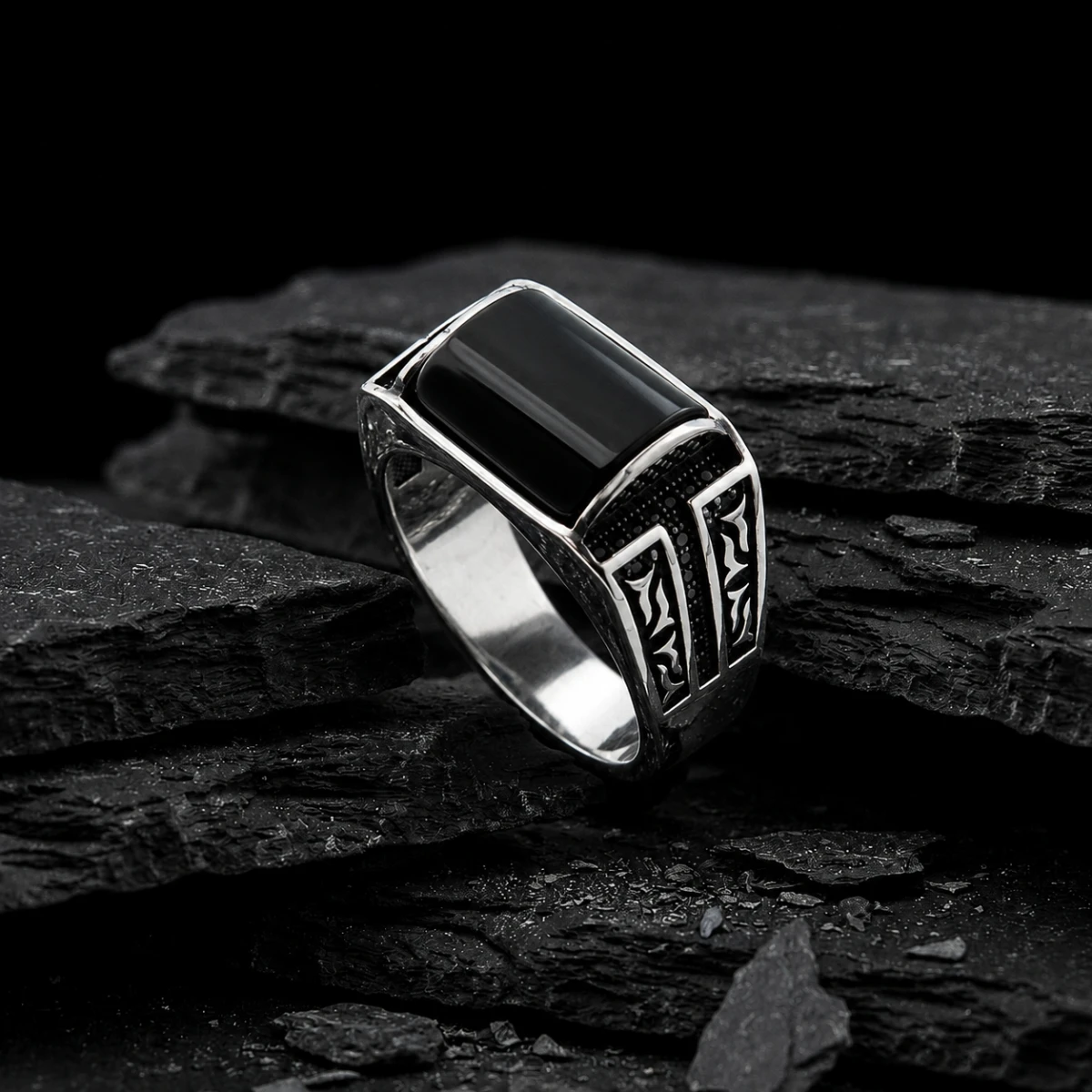 Obsidyen Monolit