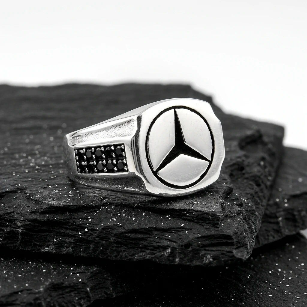 Yanı Siyah Taşlı Modern Altıgen Mercedes Erkek Yüzüğü ürün görseli