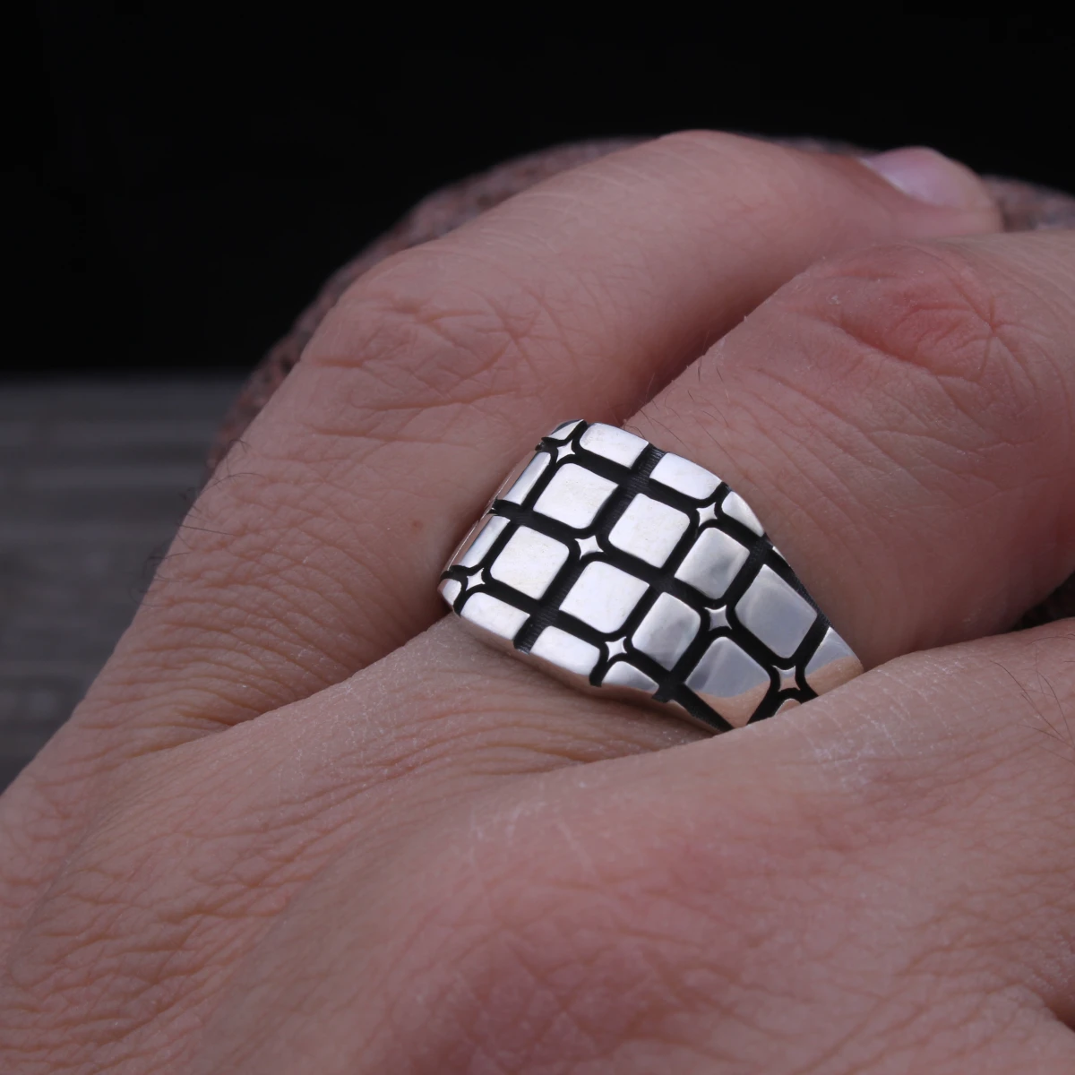 Çizgisel Tasarım Gümüş Erkek Yüzüğü