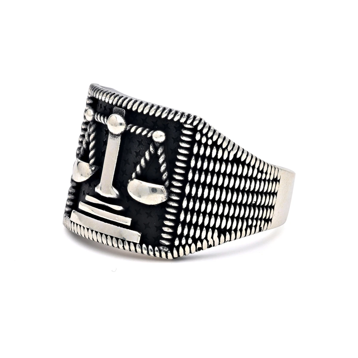 Adalet Terazisi Motifli ve Mat Siyah Zeminli Erkek Yüzüğü