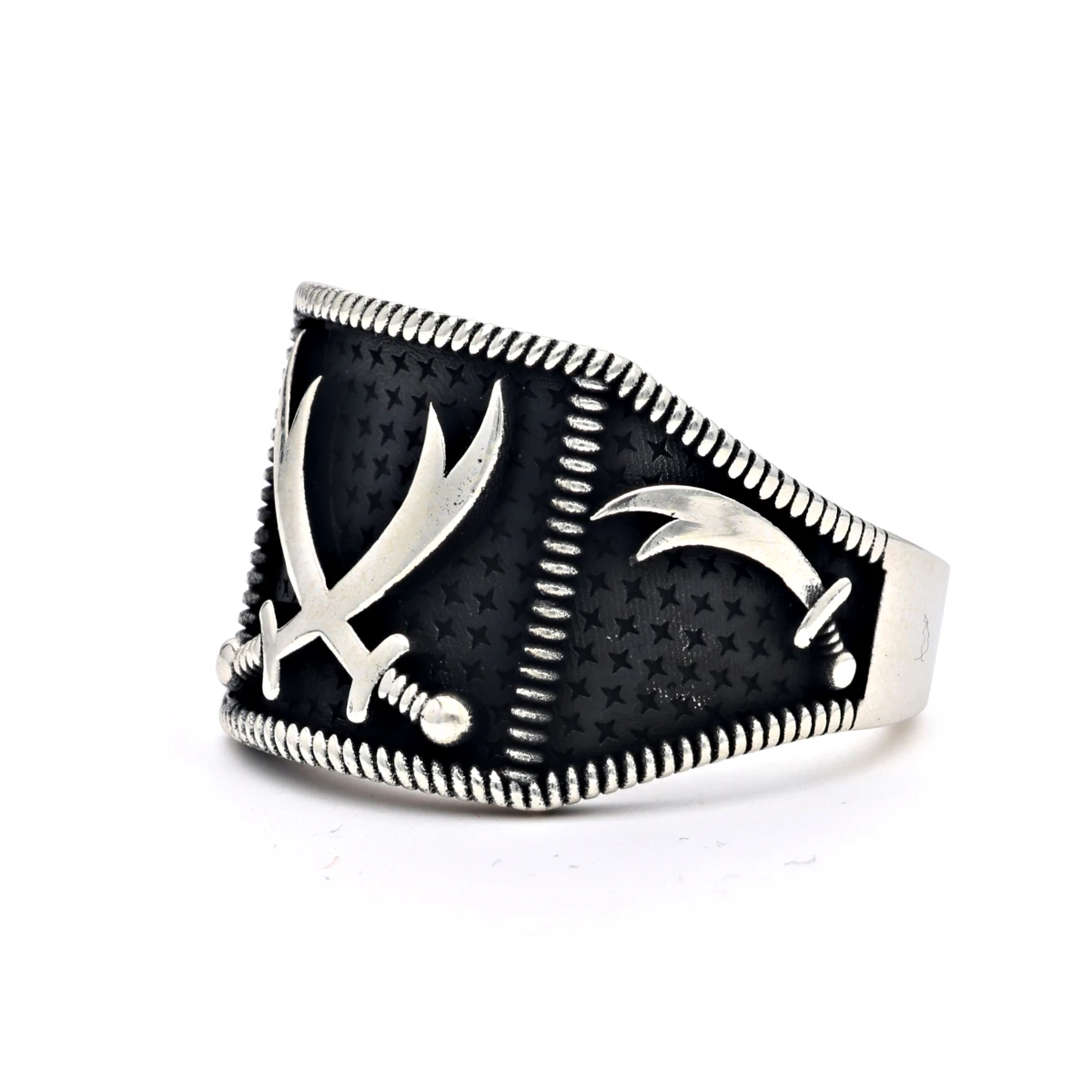 Zülfikar Kılıç Motifli ve Mat Siyah Zeminli Erkek Yüzüğü