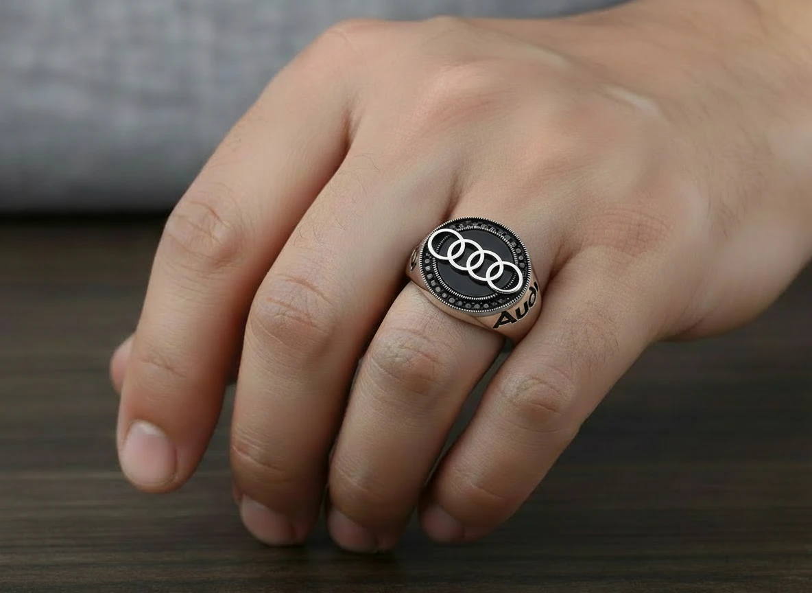 Audi İkonik Logolu Erkek Yüzüğü