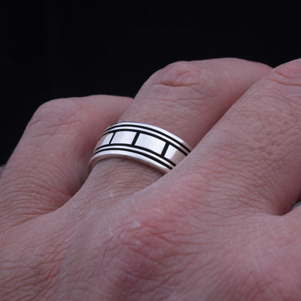Çizgisel Tasarım Alyans Gümüş Erkek Yüzüğü