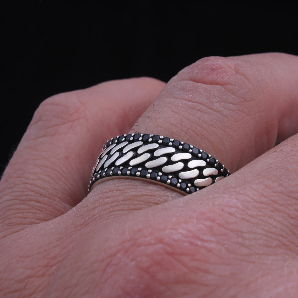 Gumet Zincirini Siyah Taşlı Erkek Alyans