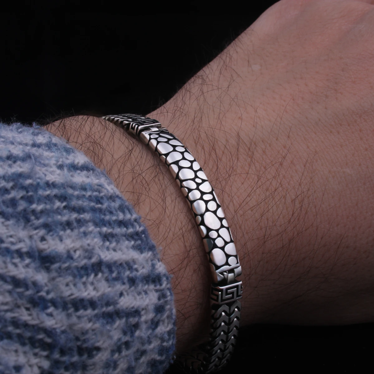 Grek Desenli El İşçiliği Siyah Oksitli Zincir Bileklik