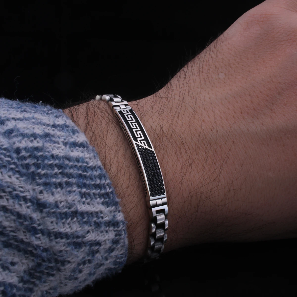 Grekkol Desenli Siyah Zirkon Taşlı Erkek Bileklik