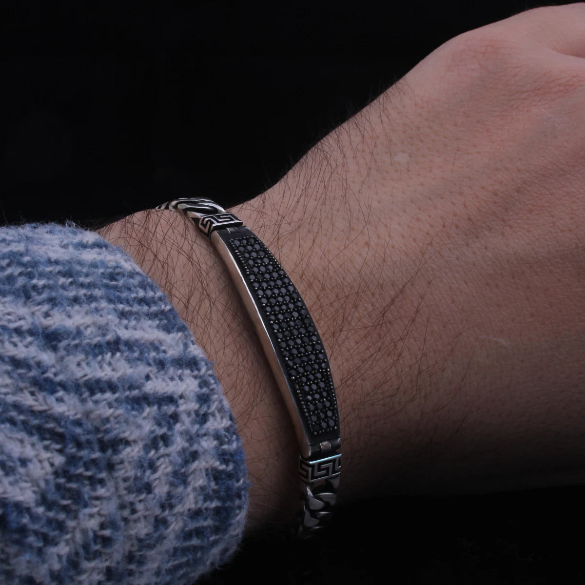 Grekkol Desenli Siyah Zirkon Taşlı Erkek Bileklik