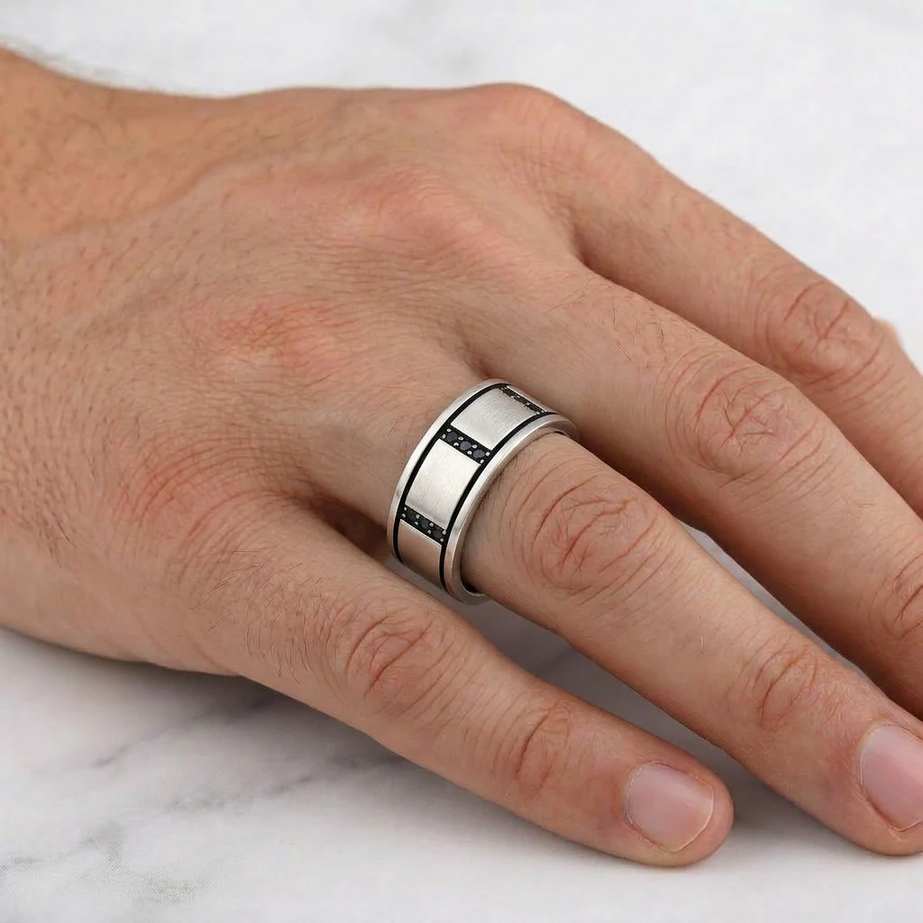Dikdörtgen Panel Tasarımlı Siyah Taşlı Erkek Alyans