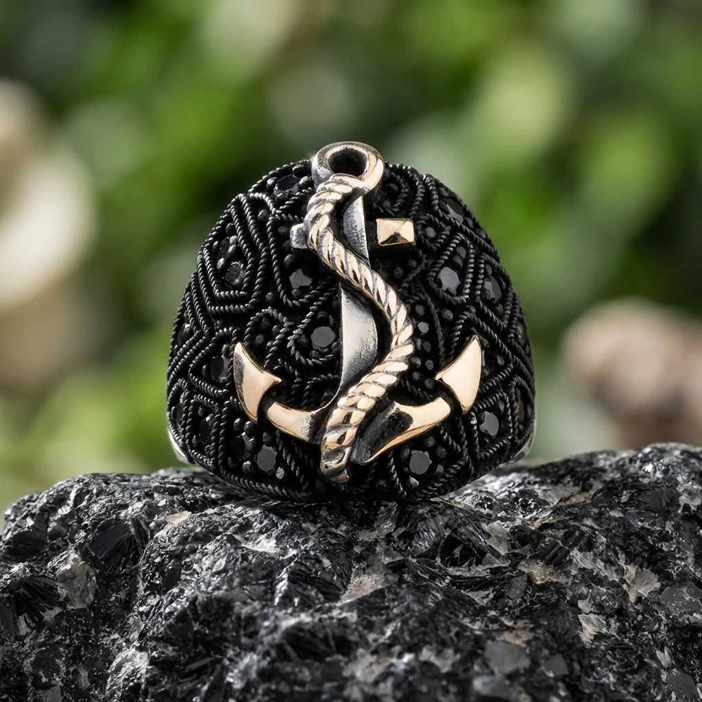 Çapa Figürlü Siyah Zirkon Taşlı Erkek Yüzük