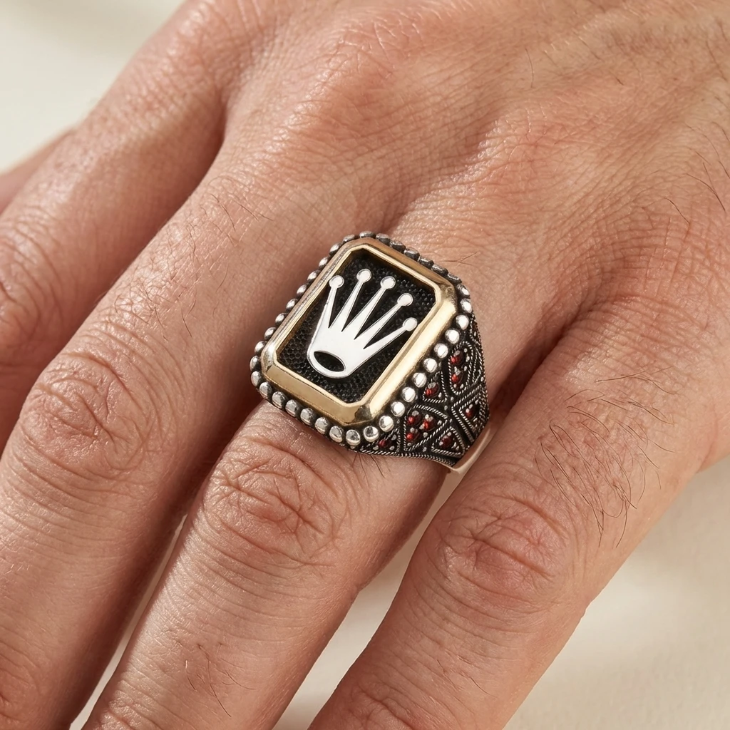 Heybetli Kare Tasarım Taç Erkek Yüzük